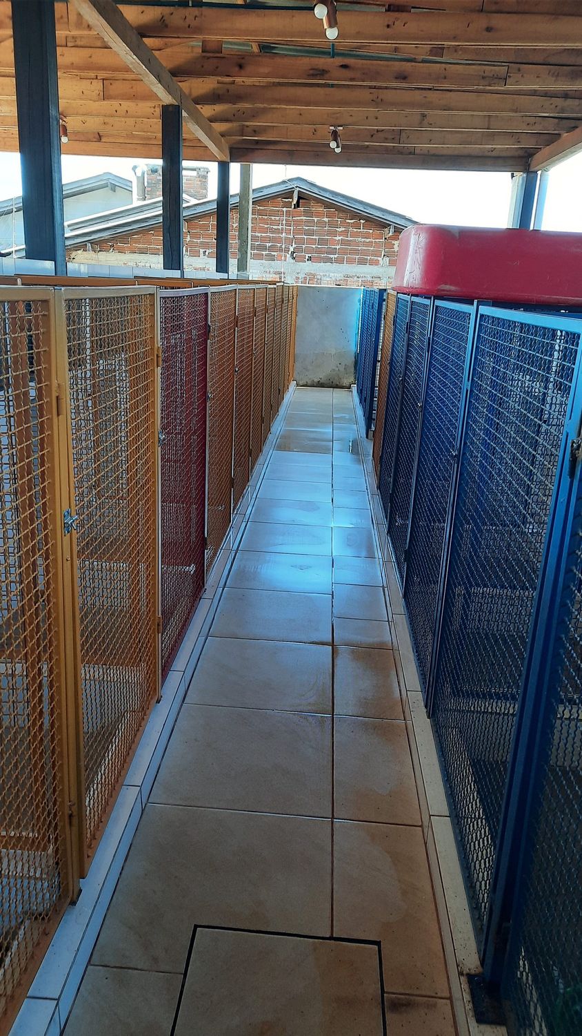 Corredor de apartamentos individuais para pernoite